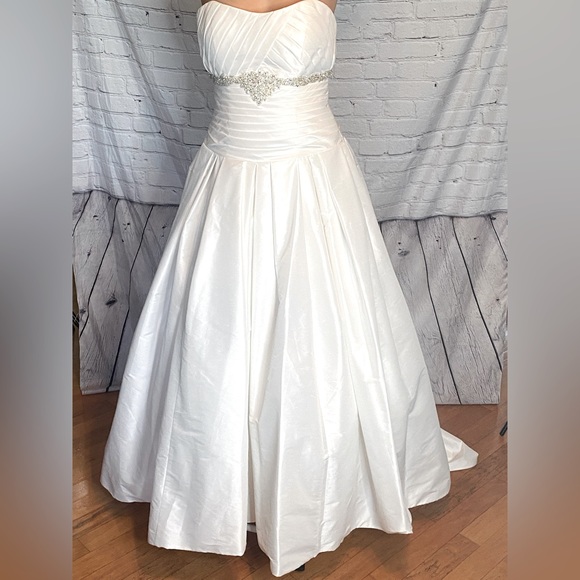 Alfred Angelo Sapphire Collection Ivory Silver Jewel Ballgown Wedding Dress 14 - Picture 4 of 12